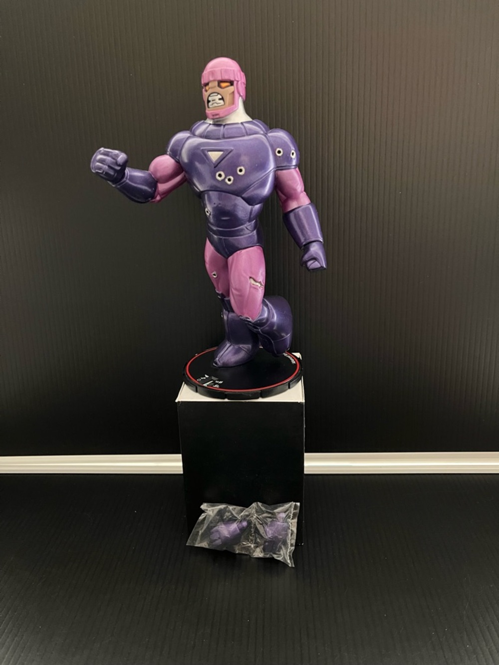 Marvel Heroclix 2006 Colossal Advanced Sentinel #009 (Danger Room) w/Extra Hands